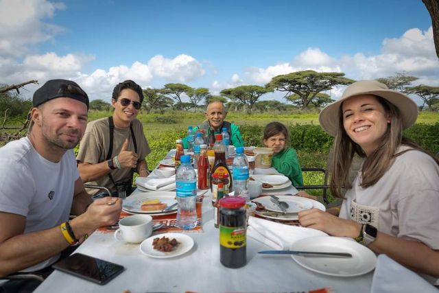 5 Day Tanzania Wildlife Safari Explore Serengeti, Ngorongoro Crater Lake Manyara and Tarangire