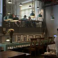 ร้านกาแฟใจกลางเมืองตรังดีไซน์เก๋ GRAY 18 CAFE’