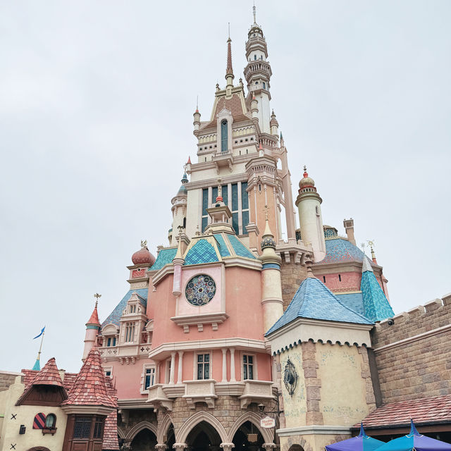 Must-visit places in Hong Kong Disneyland