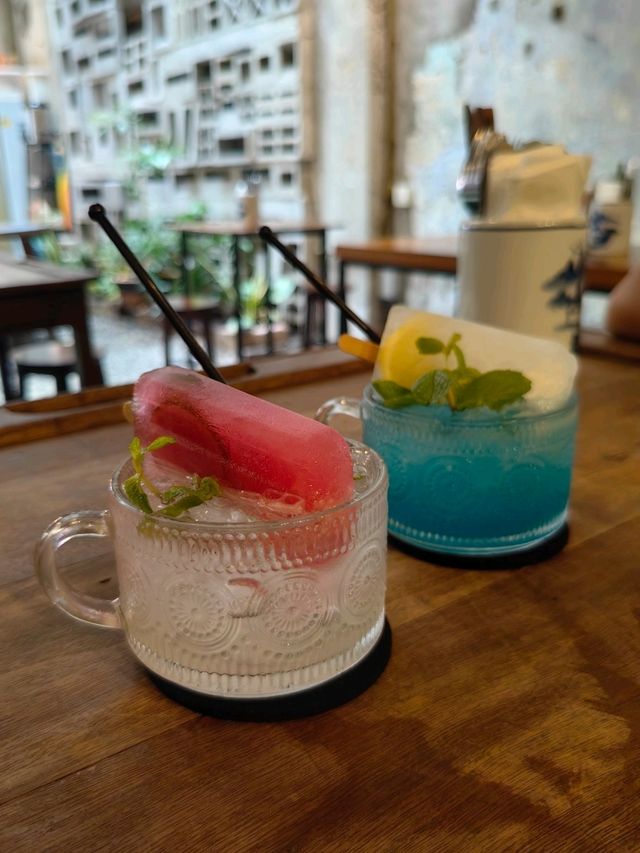 Leaf & Co. Cafe, Rustic and Cozy Dining Experience at Petaling Street