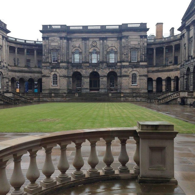 The Uni of Edinburgh | ศูนย์กลางการศึกษาของ Scot