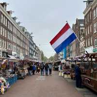 Experience Local Life at the Albert Cuyp Market 🇳🇱