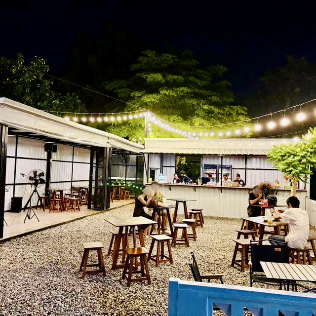 ร้านนมสดนั่งชิลมีดนตรีสด