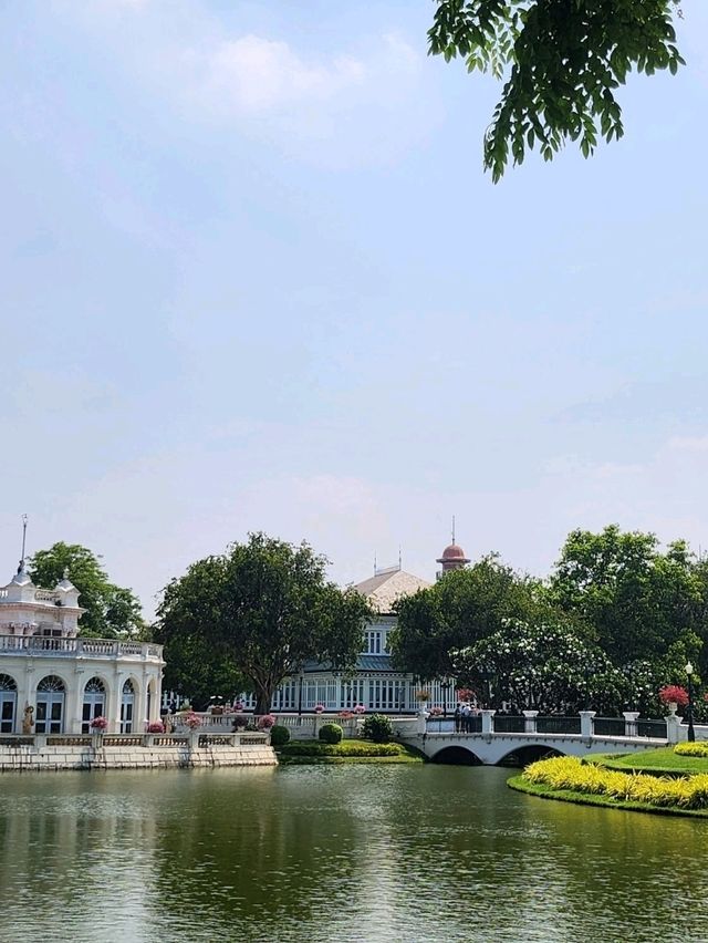 ชมความงดงามของ พระราชวังบางประอิน