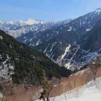 此生必看立山雪壁，黑部立山壯麗景緻與雪之奇觀。