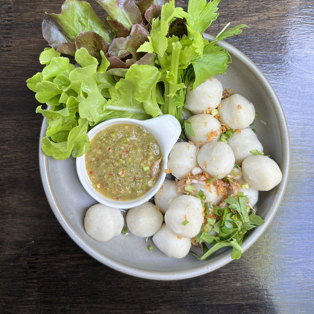 🌳คาเฟ่ในกรุงเทพฯ ฟีลเขาใหญ่ อาหารอร่อย