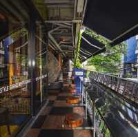 MeStyle Garage Hotel Bangkok 🛢️🪜