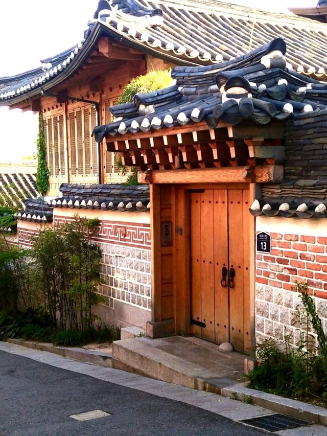 Strolling Through History at Bukchon Hanok Village