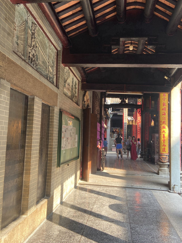 A spiritual tourism in the oldest temple in HCMC