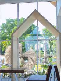 คาเฟ่มีชายหาดที่ลาดกระบัง The Beach กลางกรุง