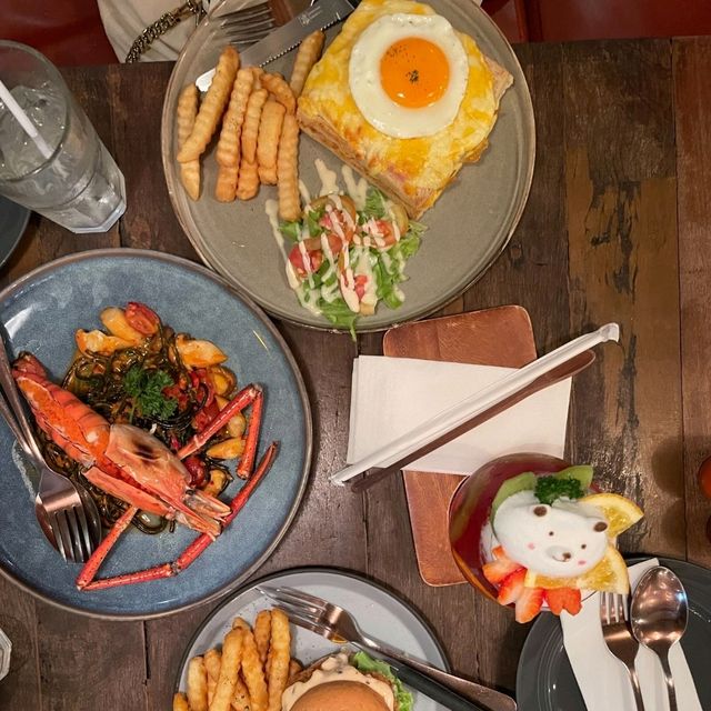【バンコク】シーズン毎のデコレーションが可愛いB-STORY cafe