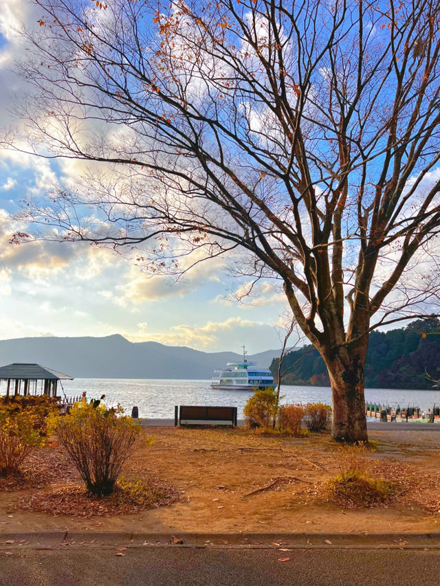 【箱根】夕焼けが絶景な芦ノ湖
