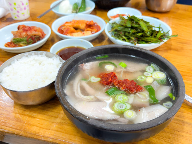 부산 여행의 소울푸드 국밥 맛집 “합천돼지국밥”