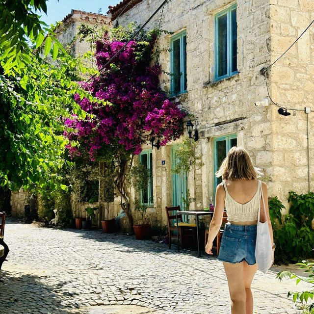 Alaçatı: Where Charm Meets the Aegean 🌺✨🇹🇷