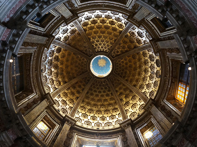 【イタリア・シエナ】ピッコロミニ家の図書館は必見！シエナ大聖堂