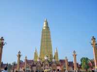 กราบขอพร วัดมหาธาตุวชิรมงคล