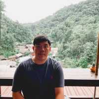 หมู่บ้านเล็กๆ ในหุบเขาที่เชียงใหม่ 🏞️