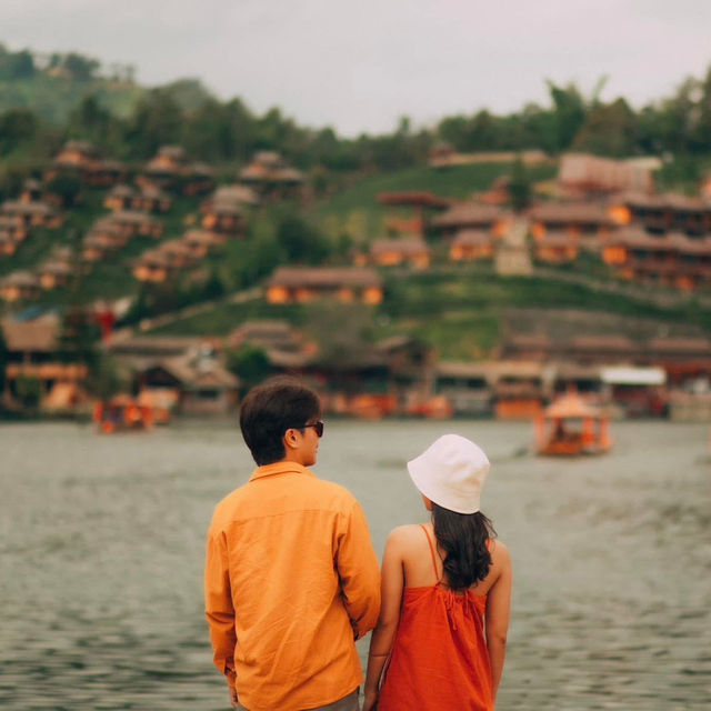 บรรยากาศดีๆ ที่บ้านรักไทย จ.แม่ฮ่องสอน 🛖🏮