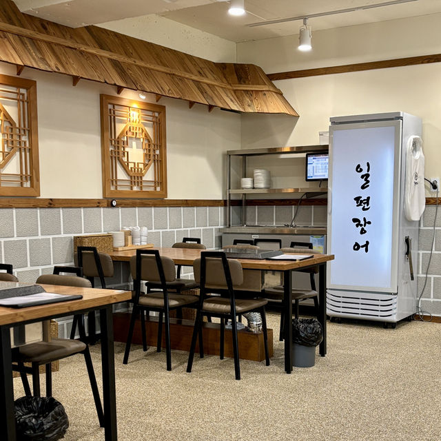 【韓国ソウル・弘大】新鮮な肉厚な絶品うなぎの白焼き「イルピョンうなぎ弘大本店」