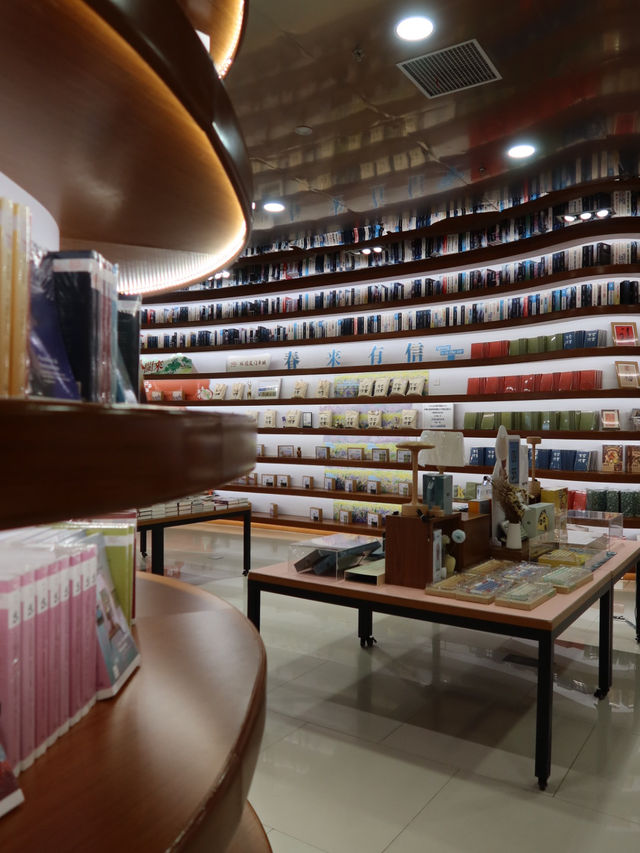 Bookworm's Heaven! 