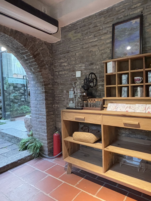 ## 鼓浪嶼必打卡！莫奈花園咖啡店，邂逅浪漫法式風情！🌺☕️