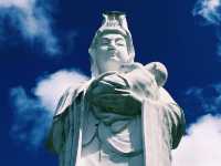 こんなところに圧巻の巨大仏！？