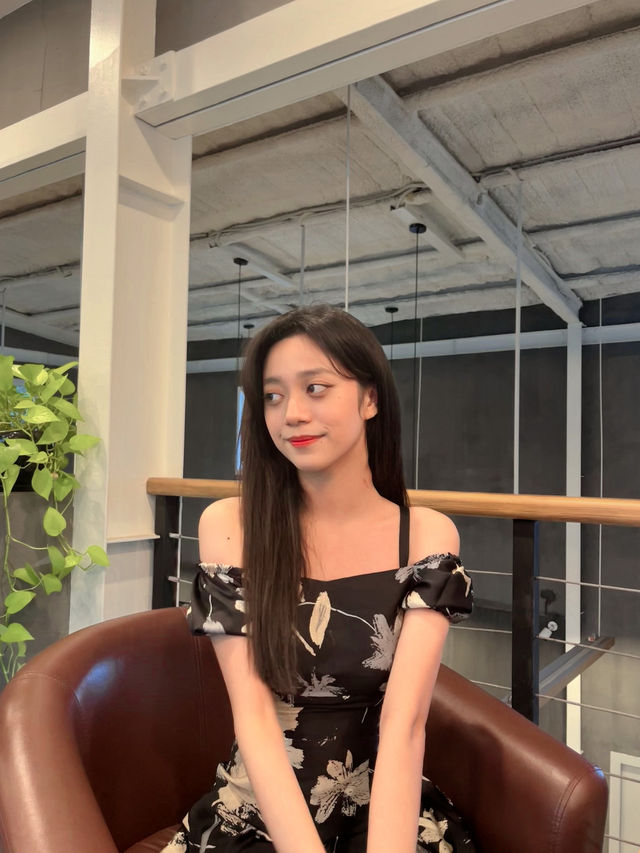 A Study Date at The District Coffee Lounge 