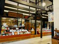富山の歴史ある薬屋さん【日本】