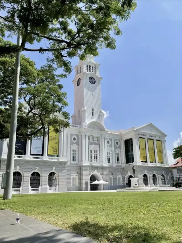 The Voice of Art: A Stroll Through Victoria Theatre and Concert Hall