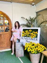 BAANPUEN CAFE ทานตะวันคาเฟ่