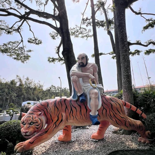 佛光山佛陀紀念館｜「宗教聖地中的櫻花雅韻」