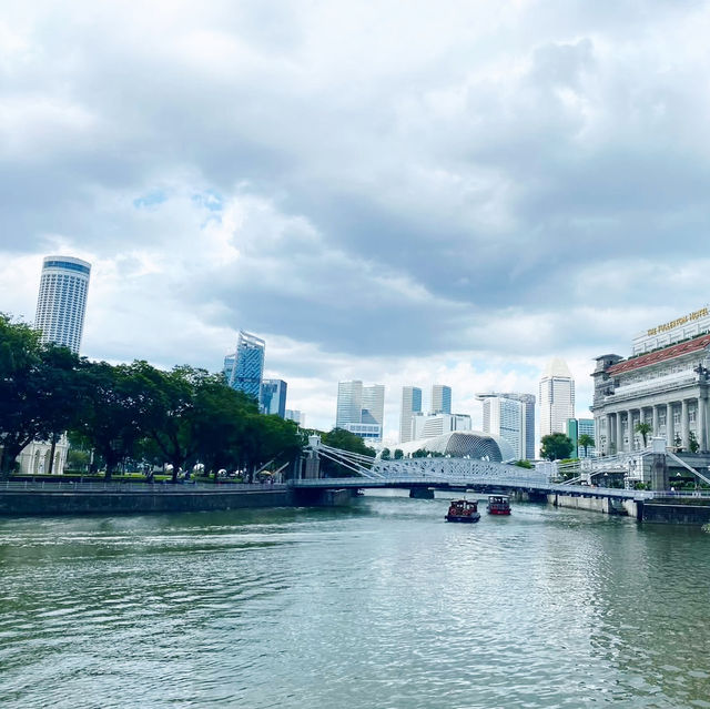 Timeless Elegance Over the Singapore River 🇸🇬