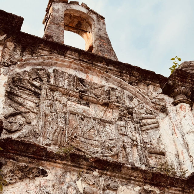 STEP INTO HISTORY | EXPLORING A FAMOSA FORTRESS