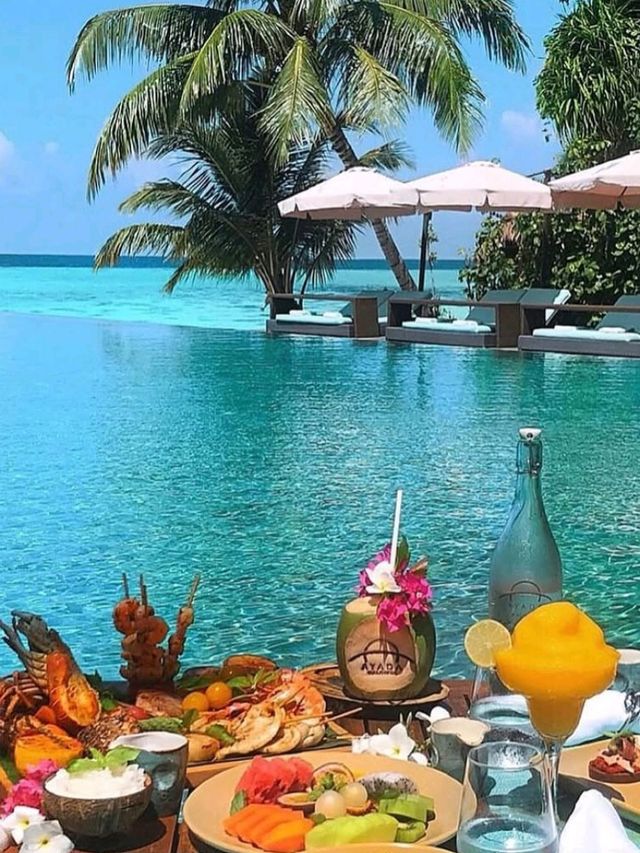 💖 Visiting Romantic Maldives – Love in Every Sunset & Sea Breeze 🌅🏝️
