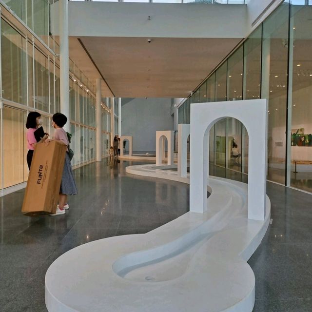 桃園｜一座會玩又會畫的美術館「桃園兒童美術館」