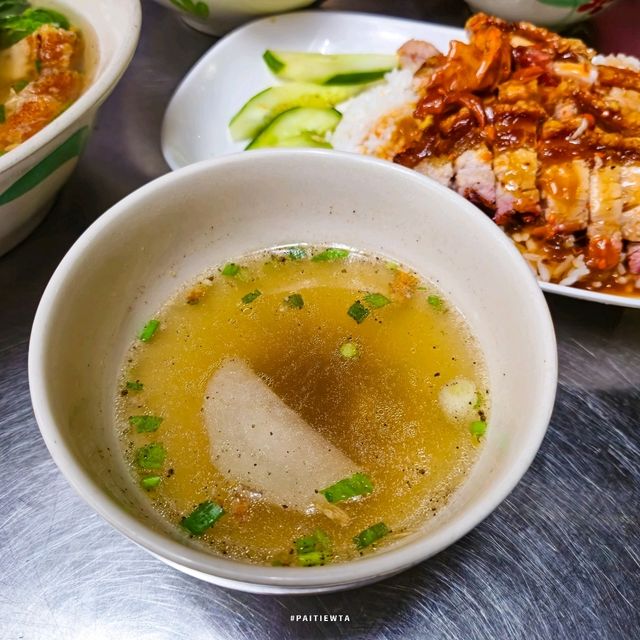 นายต้มต้มเลือดหมู ตลาดเกษตร