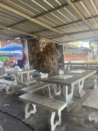 ส้มตำยายขัน ริมทางรถไฟสุดแซ่บ