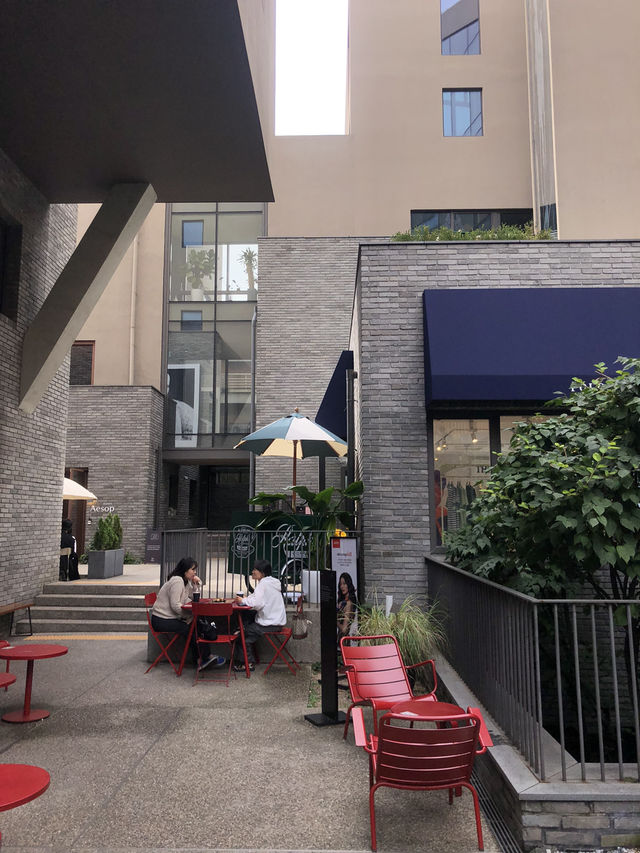 🌞 한남동에서 즐기는 주말 브런치, 아이쇼핑, 카페 탐방