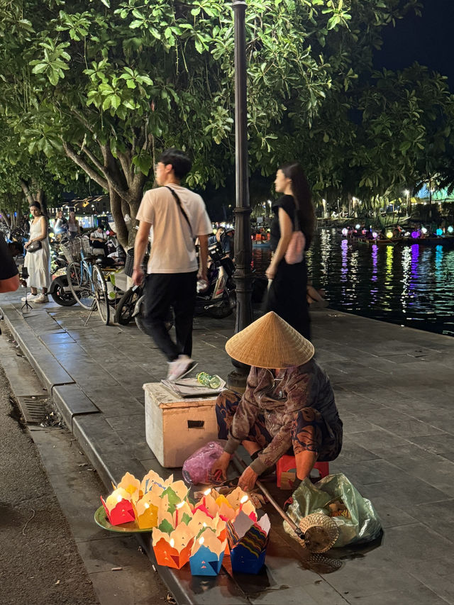 【ベトナム🇻🇳ホイアン】ホイアンのランタン流し体験