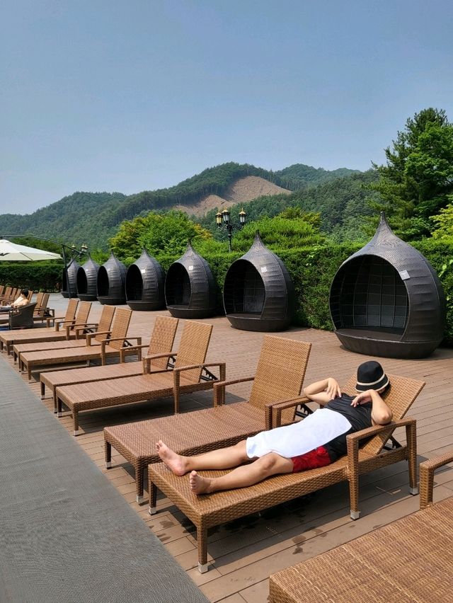 올여름 역대급 야외풀을 만나는 평창호텔