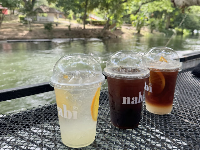 Nabi cafe : คาเฟ่นั่งชิลล์ริมแม่น้ำเพชรบุรี ✨