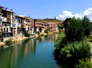 The town hall and castle are connected to the Cathedral of Santa María by a viaduct, forming one of the finest Gothic architectural complexes in Teruel.