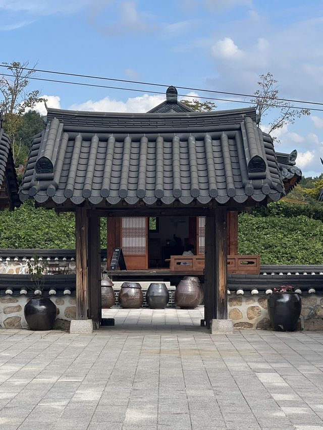🏡 “시간이 멈춘 듯한 오후, 세라비 한옥카페에서 마신 여유 한 잔” 
