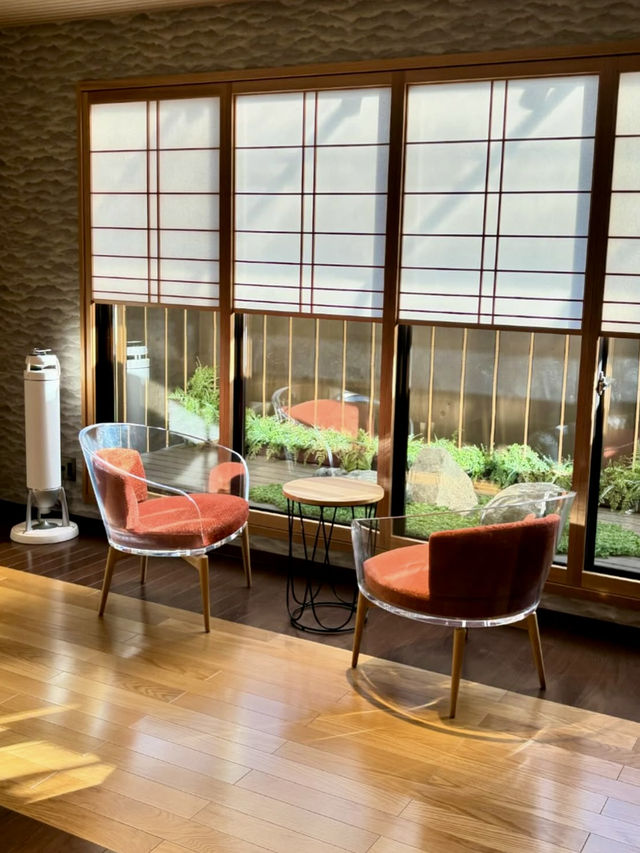 A Weekend Getaway to Miyajima – Torii Gates, Island Vibes & a Peaceful Stay