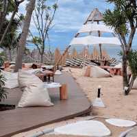 Luca Beach Club Sichon คาเฟ่และร้านอาหารริมทะเล