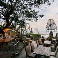 Laguna Cafe Bangsaen (ลากูน่า คาเฟ่ บางแสน)