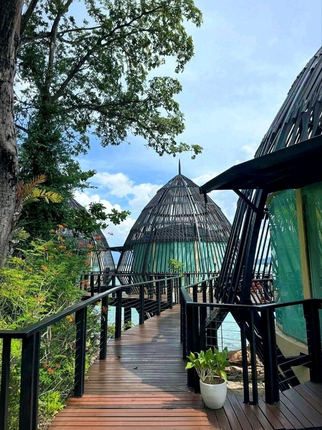 The Ritz-Carlton Langkawi, A Luxurious Family Escape in Nature’s Embrace. 🌊🌴🥥🍺🪴