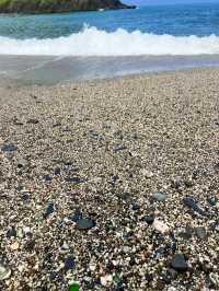 🌊 賊仔澳玻璃海灘超夢幻！拍出天空之鏡的私藏秘境就在宜蘭