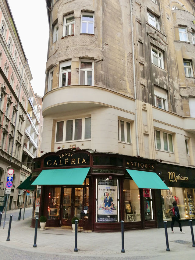 Strolling Into Sophistication: Ernst Gallery & Budapest’s Hidden Elegance