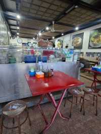ต้มเส้น ตีนไก่ ร้านที่มีกวยจั๊บญวนอร่อยยย